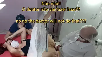 marido leva esposa no ginecologista estranho!