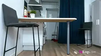 Busty Spanish BBW Leia Saez knows hot to treat to the supermarket guy