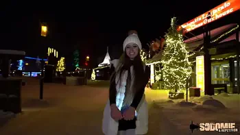 Kinuski, une blonde coquine qui se fait baiser par tous les trous