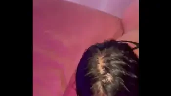 Pequeña colombiana universitaria  garganta profunda y apretado coño joder semen en mi cara