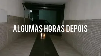 Fudendo no capu do carro