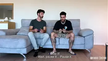 Francesa gostosa em sua primeira vez fodendo com dois homens | Dupla Penetração