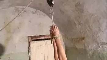 Slave Luna in AOH t.