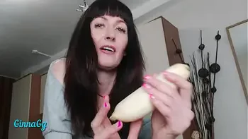 my creamy cunt started leaking from the cucumber. fisting and squirting