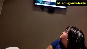 Invite a un amigo a casa para que me haga una sesion de fotos y me ofrece dinero a cambio de sexo