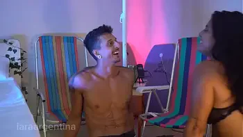 Fui no caiçara talk show e resolvi rebolar para a camara