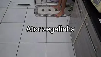 Minha meia-irmã estuda sem calcinha