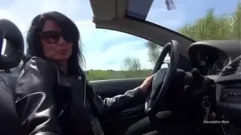 OMG!!!! STRANGER COCK JERKED OFF IN PUBLIC!