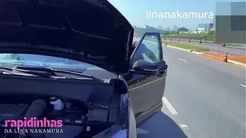 Dei minha bucetinha na estrada sem camisinha para Negão Caminhoneiro dotado que me ajudou a consertar o carro - asiática safadinha da a bucetinha na rodovia - Lina Nakamura - John Coffee