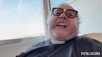 PutaLocura - La jovencita Alice Biancci recibe un correctivo muy guarro del Padre Damián