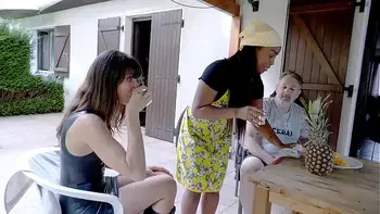 Trio with the producer and the Colombian housekeeper (anal / squirt)