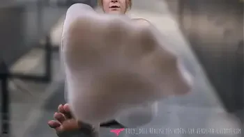 Vends-ta-culotte - Beauté française autoritaire te fait bouffer ses chaussettes sales - Lucy doll