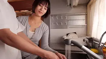 初めて彼女が出来たのに…彼女のお母さん初めてを奪われた　玉城夏帆