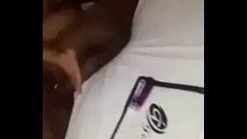 Corno filmando enquanto eu arregaço a esposa dele. Parte 2