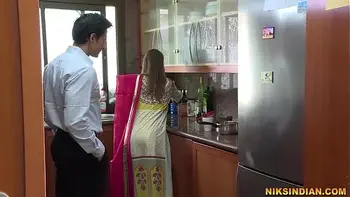 बदचलन सविता भाभी ने पराये मर्द का लंड चुस चुस के अपनी चूत और गांड की चुदाई करवाई