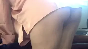 Hidden Cam !! Getting My Dick Jerked At Massage Parlor By 19 Year Old Asian With Perfect Ass And No Panties On. Says This Is Her First Day On The Job And She's Never Saw A Dick So Big , I Nutted 3 Times In 5mins And She Kept Tugging Im Leaving A Big