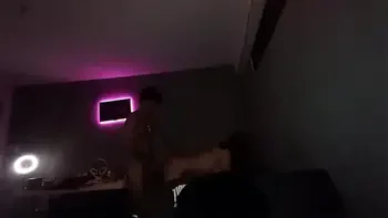 Dejan sola a mi HERMANASTRA Y me la termino follando