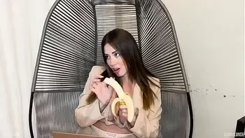 Colombian sexologist Sara Blonde checks the size of COFLA24CM's HUGE cock