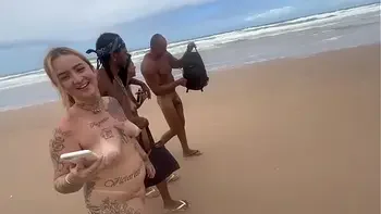 Fui na praia de nudismo da Bahia pra dar pros meus amigos pirocudos.