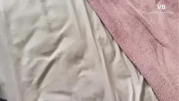 Descubrí al amigo de mi hijo oliendo mi lencería y le di una valiosa lección