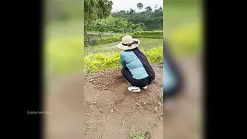 I PAID A YOUNG COLOMBIAN FARM WOMAN TO MILK MY COCK