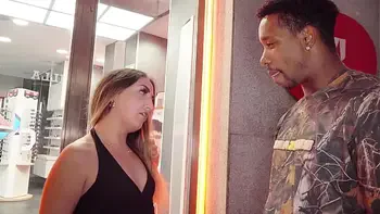 Me follo a una chica ramdon que me encuentro por la calle y la detono bien duro