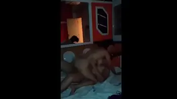 ESPOSA SOZINHA NO MOTEL COM DOIS COLEGAS DO CORNO - COMPLETO