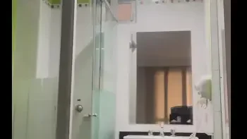 mi esposo me engaño y ahora yo lo engaño con sus amigos