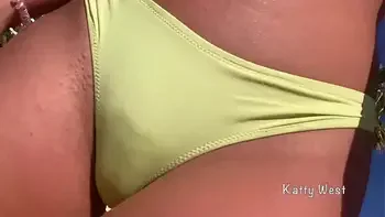 crazy girl 18 yo pee on a public beach right in her panties wet her panties and went to sunbathe