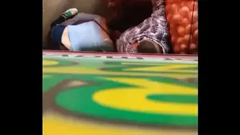 Esse homem foi flagrado sendo a. por essas mulheres no Ceará, reparem oq elas fazem com esse pobre coitado. Isso não pode ficar assim!