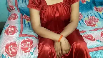 नई चूत को चोदा घर मे जब रात मे  कोई नही था रूम मे