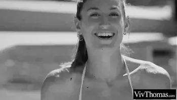 Lipstick lesbians get extra wet in the shower