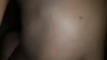 Senegalaise excitée