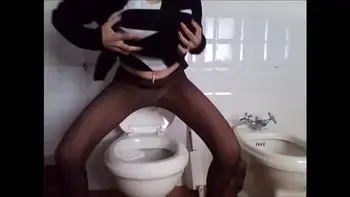 I love to pee everywhere: even on the seat of my car