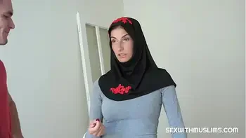 MUSLIM MILF WANTS TO LIVE IN PRAGUE