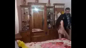 اب ينيك بنته في غرفته