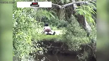 Casal da zona rural é flagrado fazendo sexo no mato