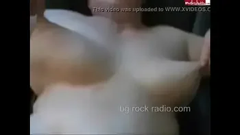 Abuela gordita con corrida en la boca