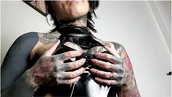 Solo Close-up Masturbation & Squirting