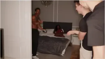 Gangbang With Squirting For Suraya Ndia! Her Boyfriend Called 2 Friends To Fuck Her!