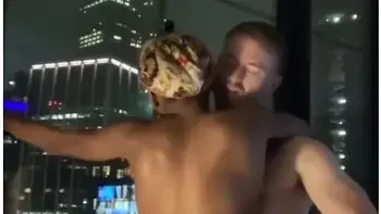 Fitness Model Gets Her Big Ass Fucked On Nyc Rooftop (public!)