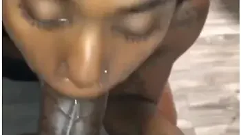 Gorgeous Ebony Giving Pretty Head