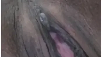 Uniqueen Peeing On The Bathroom