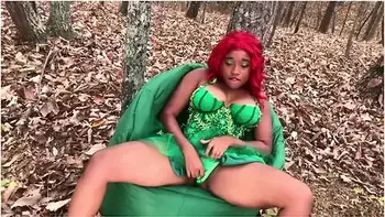 Cum See My Dripping Wet Pussy In The Woods As Poison Ivy