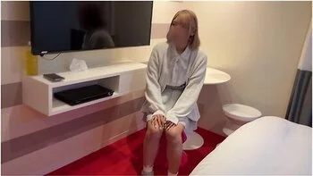 A Plump And Busty Japanese Woman Works At A Hot Spring, Hand Job And Ejaculation Shop