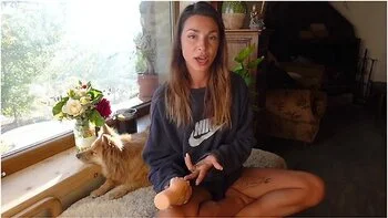 Licking Tutorial - How To Eat Pussy - Roxy Fox