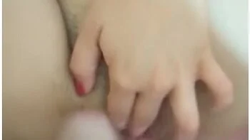 Milf Gets Cum On Pussy While Masturbating