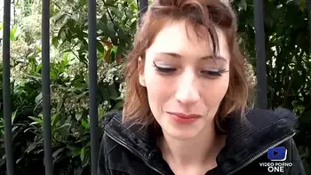 J'ai croisé Zara dans la rue, une nympho en manque qui va prendre ma bite