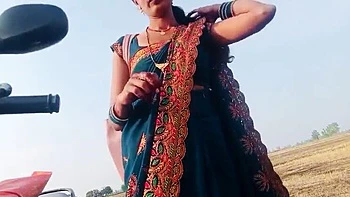 Desi Bhabhi RadhaDevi Pissing in Field Outdoor Hindi Webcam Masturbation