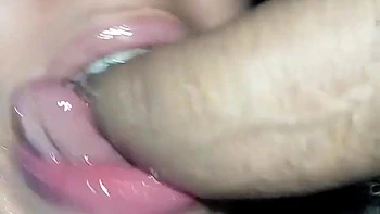 Maddening Blowjob, She Shakes Her Mouth Hard On The Cock